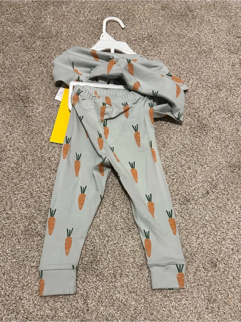 Kids Sage Carrot-Print Pajama Set